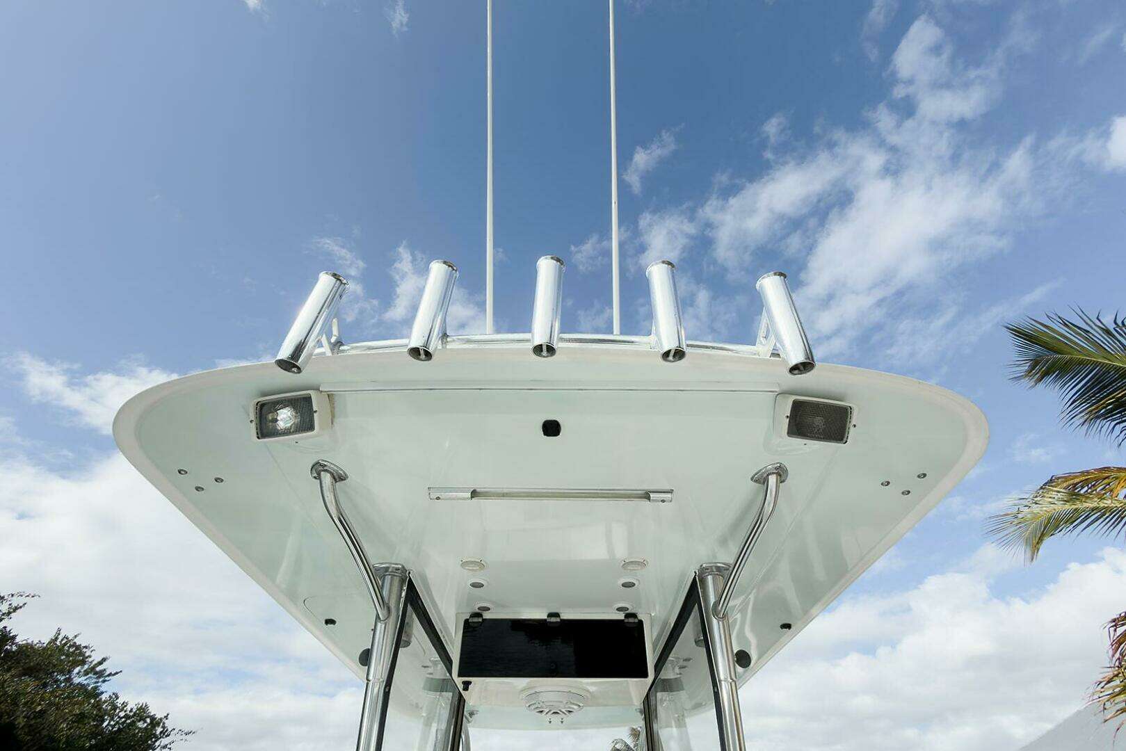 2007 Invincible 33 Open - Image 17