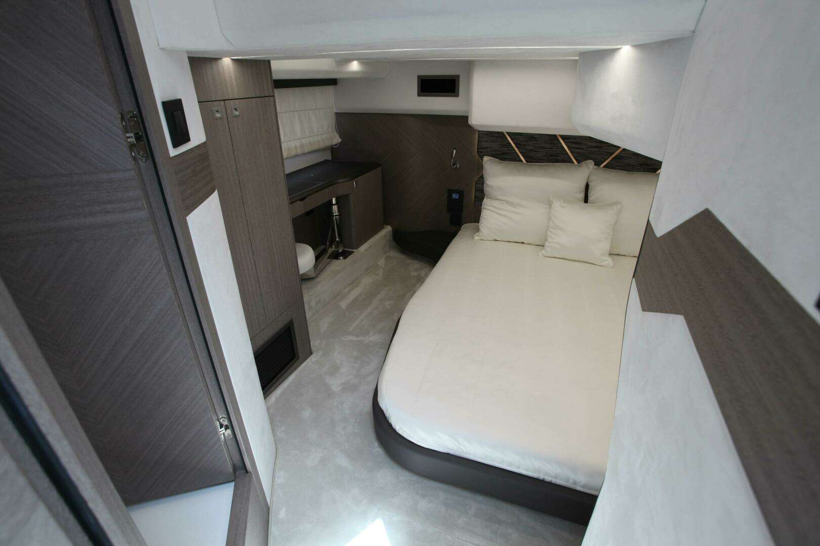 2025 Galeon — - Image 252