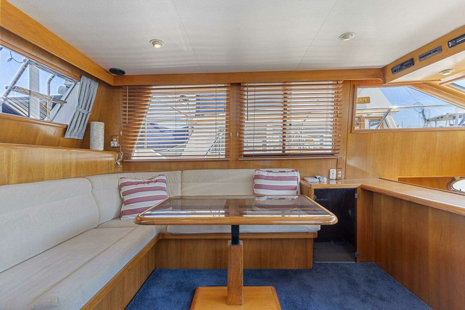 1993 Ocean Alexander — - Image 12