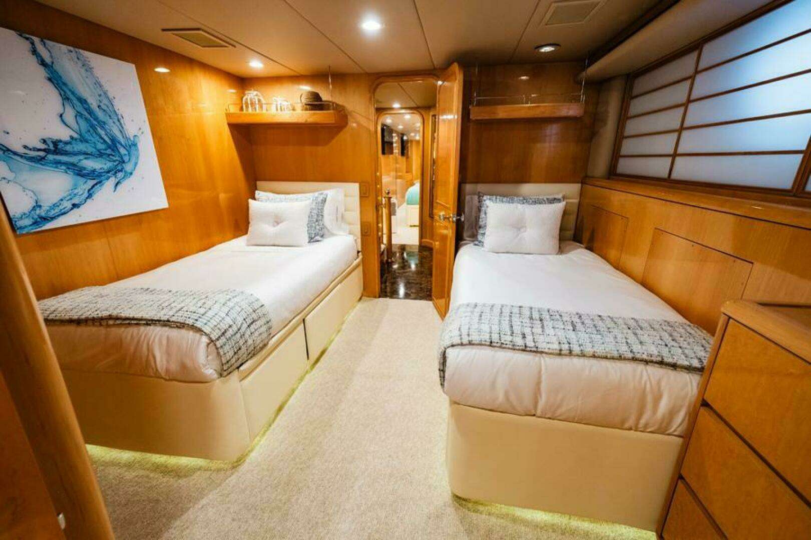 1995 Hatteras Flybridge Motor Yacht - Image 39