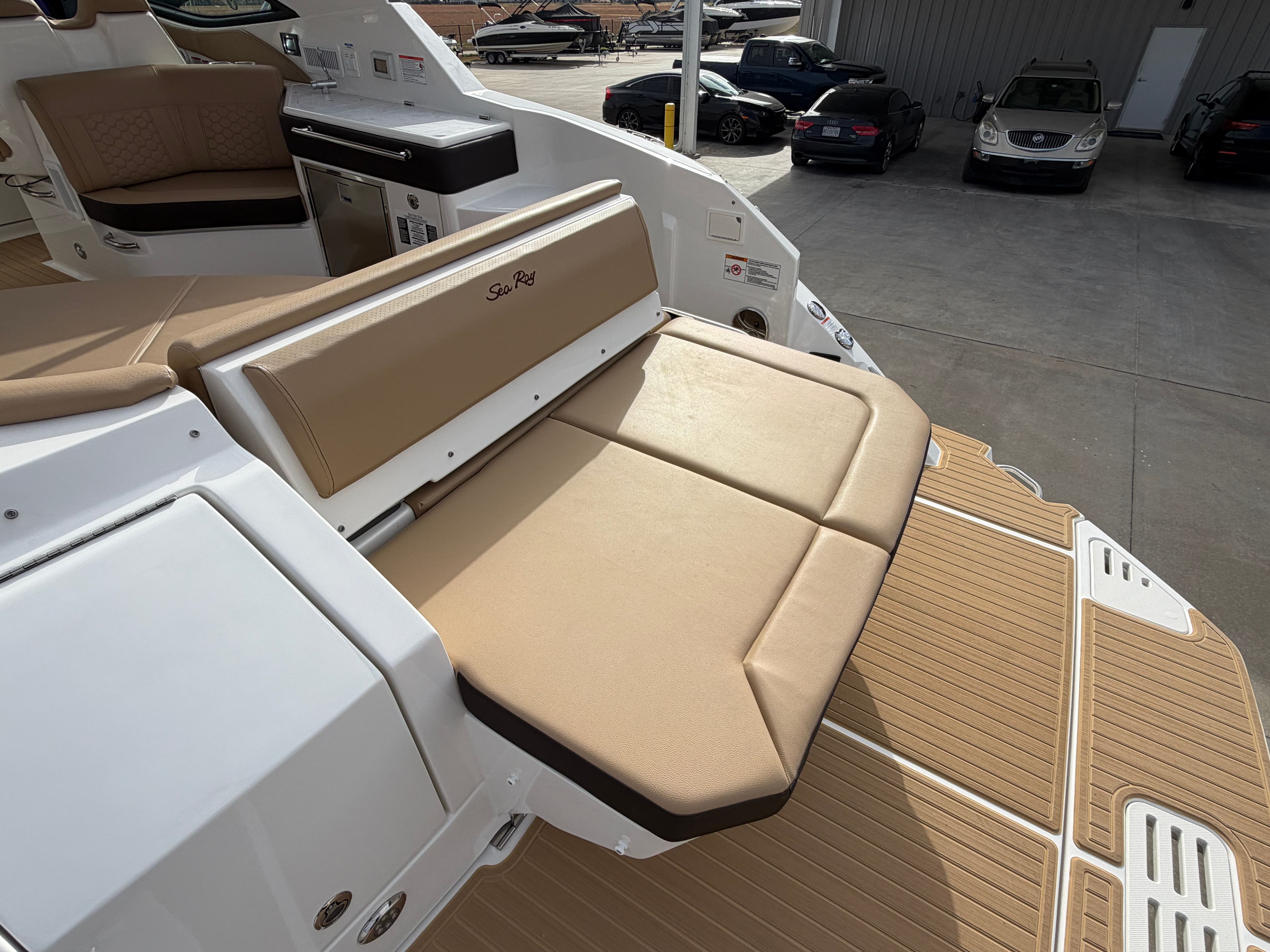 2026 Sea Ray Sundancer 320 - 7