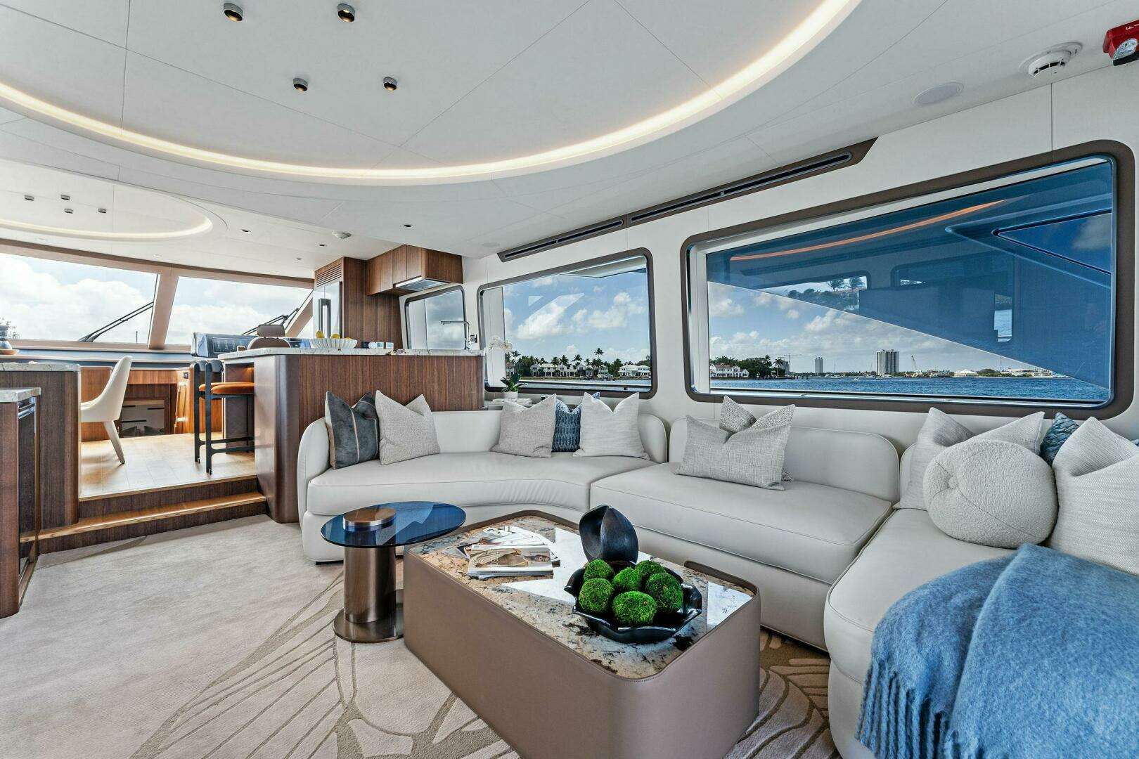 2027 Aquitalia Yachts Flybridge - Image 6