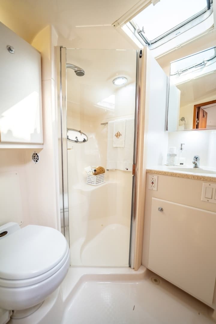 2002 Tiara Yachts 4100 Open - Image 20