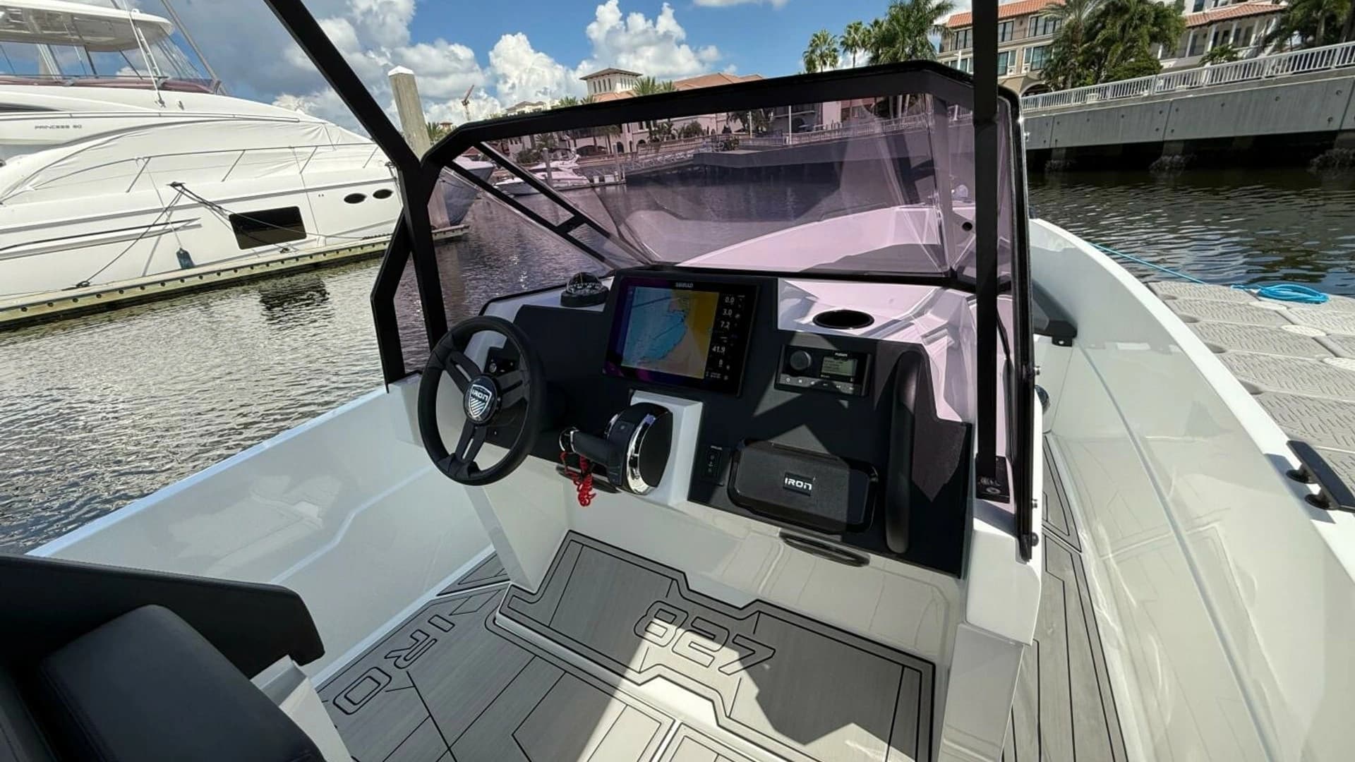 2024 Iron 27 T-Top - Image 8
