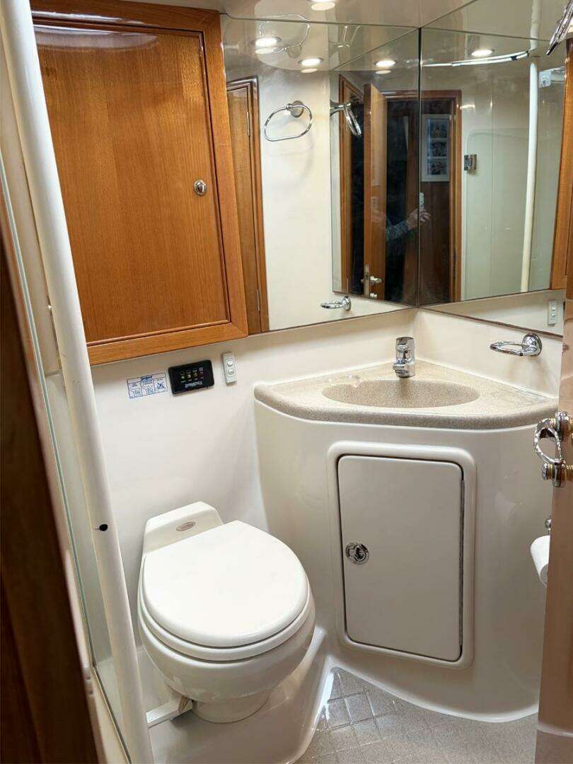2004 Riviera 40 Sportfish - Image 39