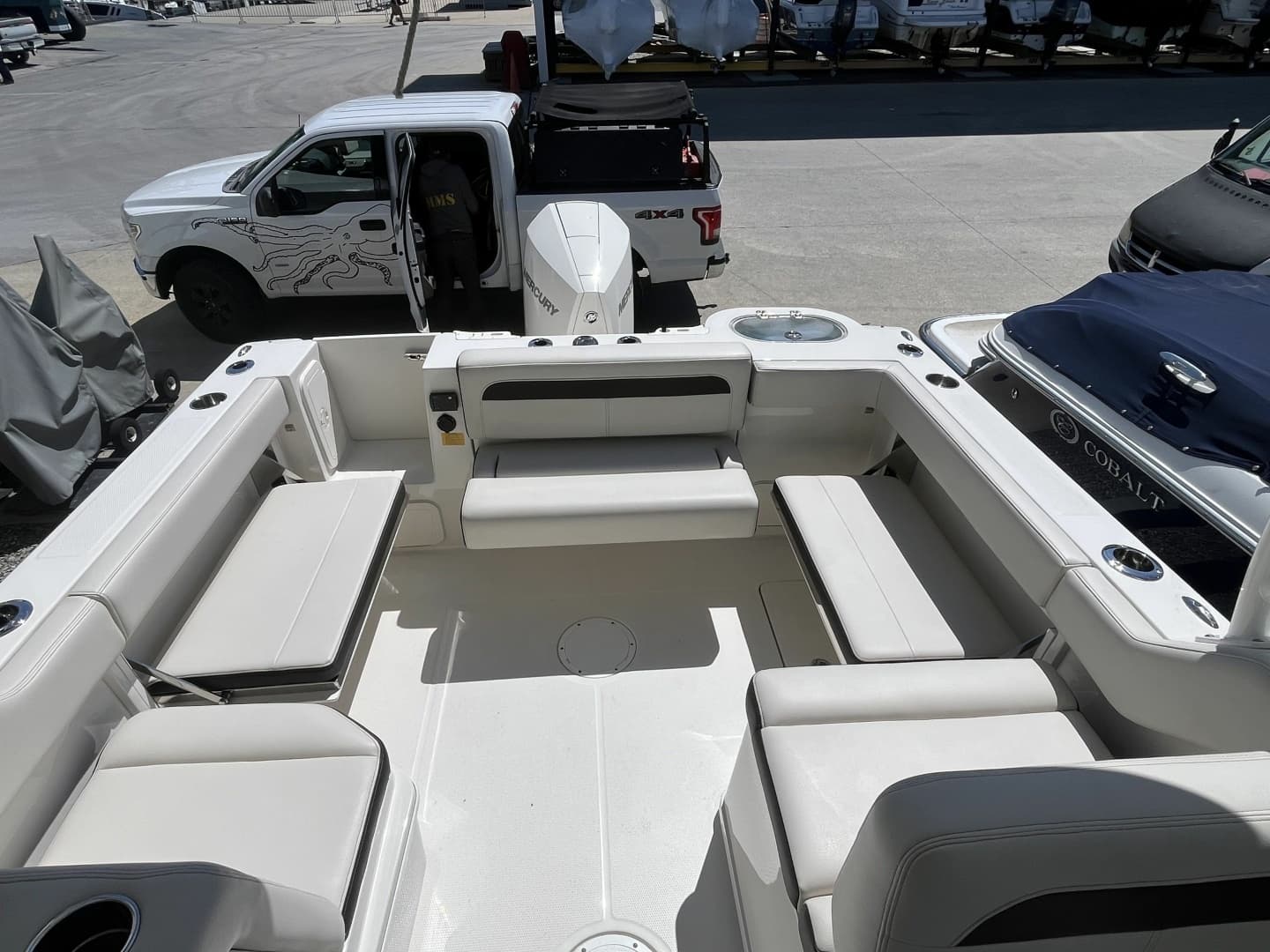 2024 Sailfish 245 DC - Image 12