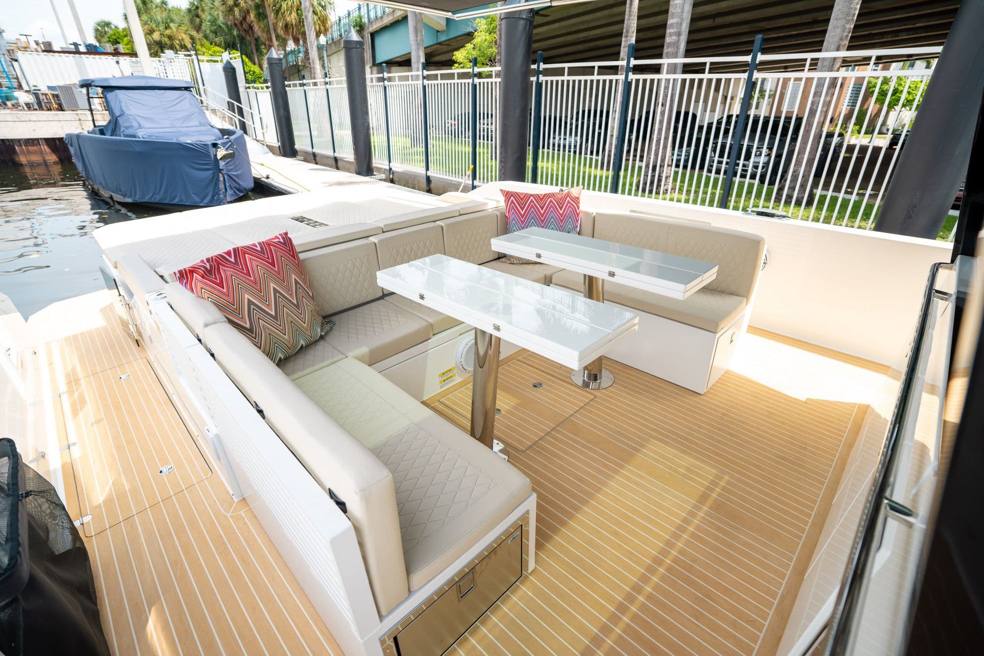 2027 De Antonio Yachts D42 Open - 17