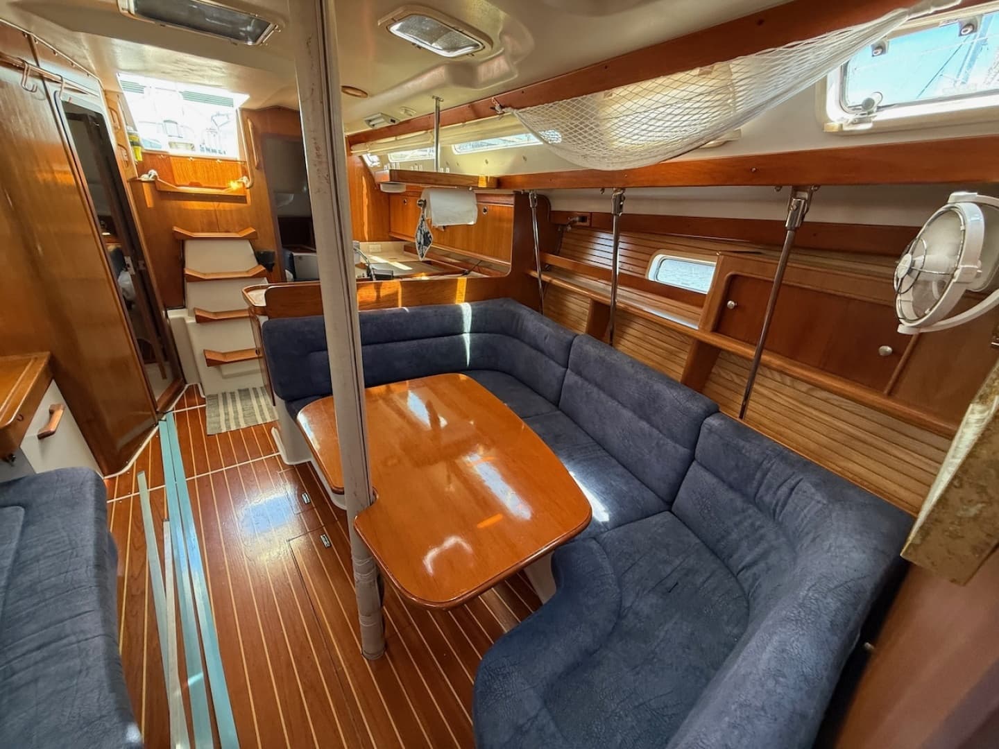 1998 Catalina 380 - Image 27