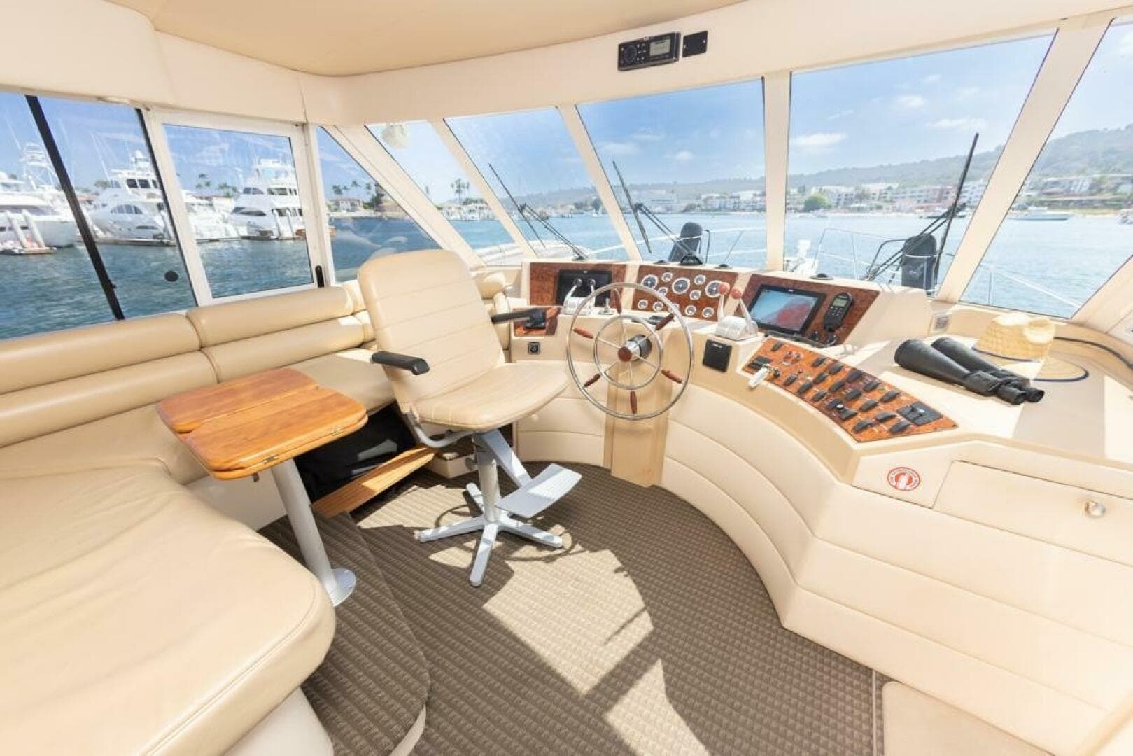 2004 Meridian 490 Pilothouse - Image 8