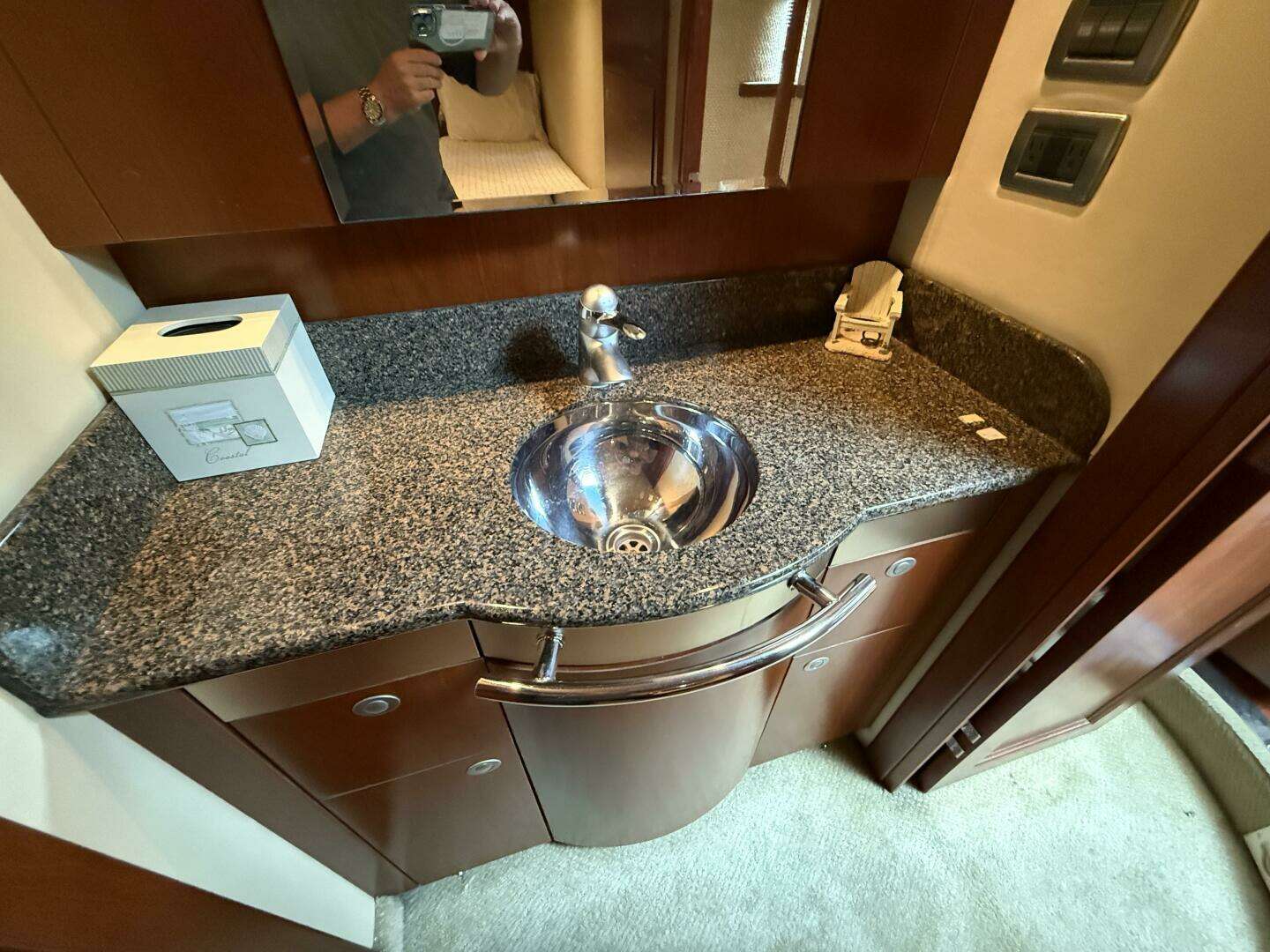 2006 Sea Ray 48 Sundancer - Image 81