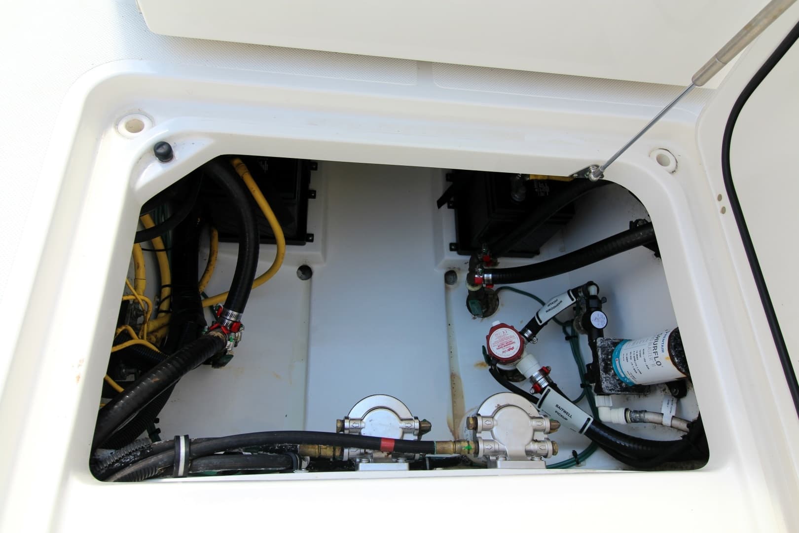 2019 Pursuit DC 266 - Image 16