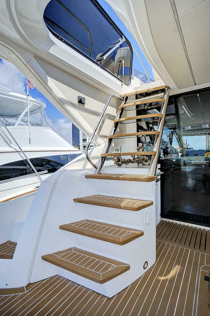 2017 Sunseeker 68 Sport Yacht - Image 19