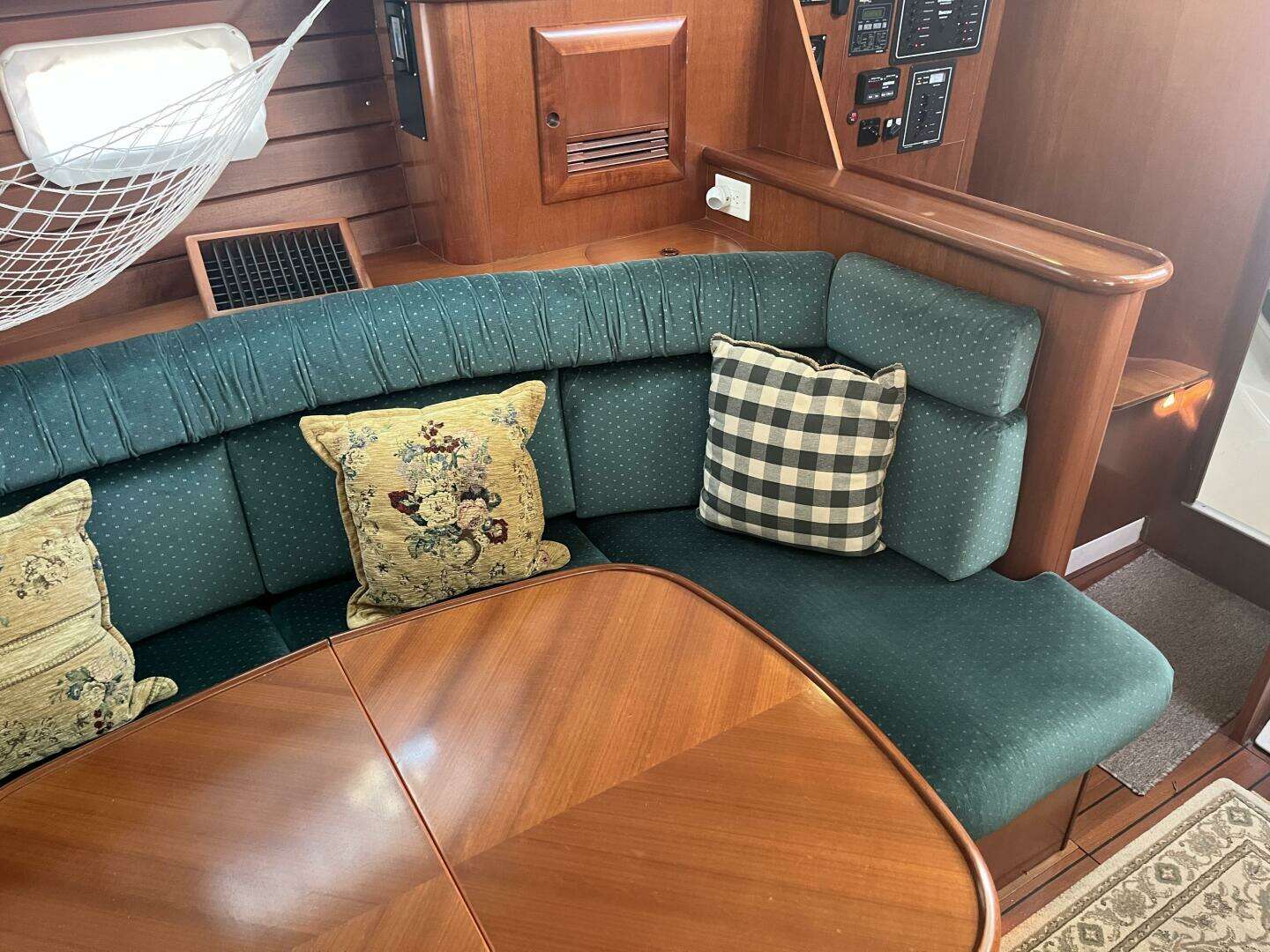 2001 Beneteau Oceanis 381 - Image 38