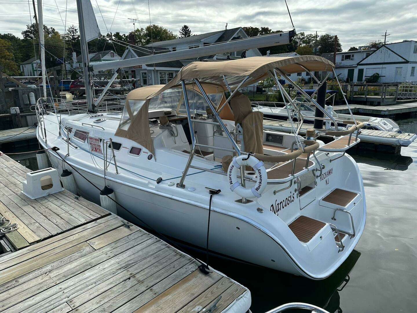 2005 Hunter 38 - Image 9