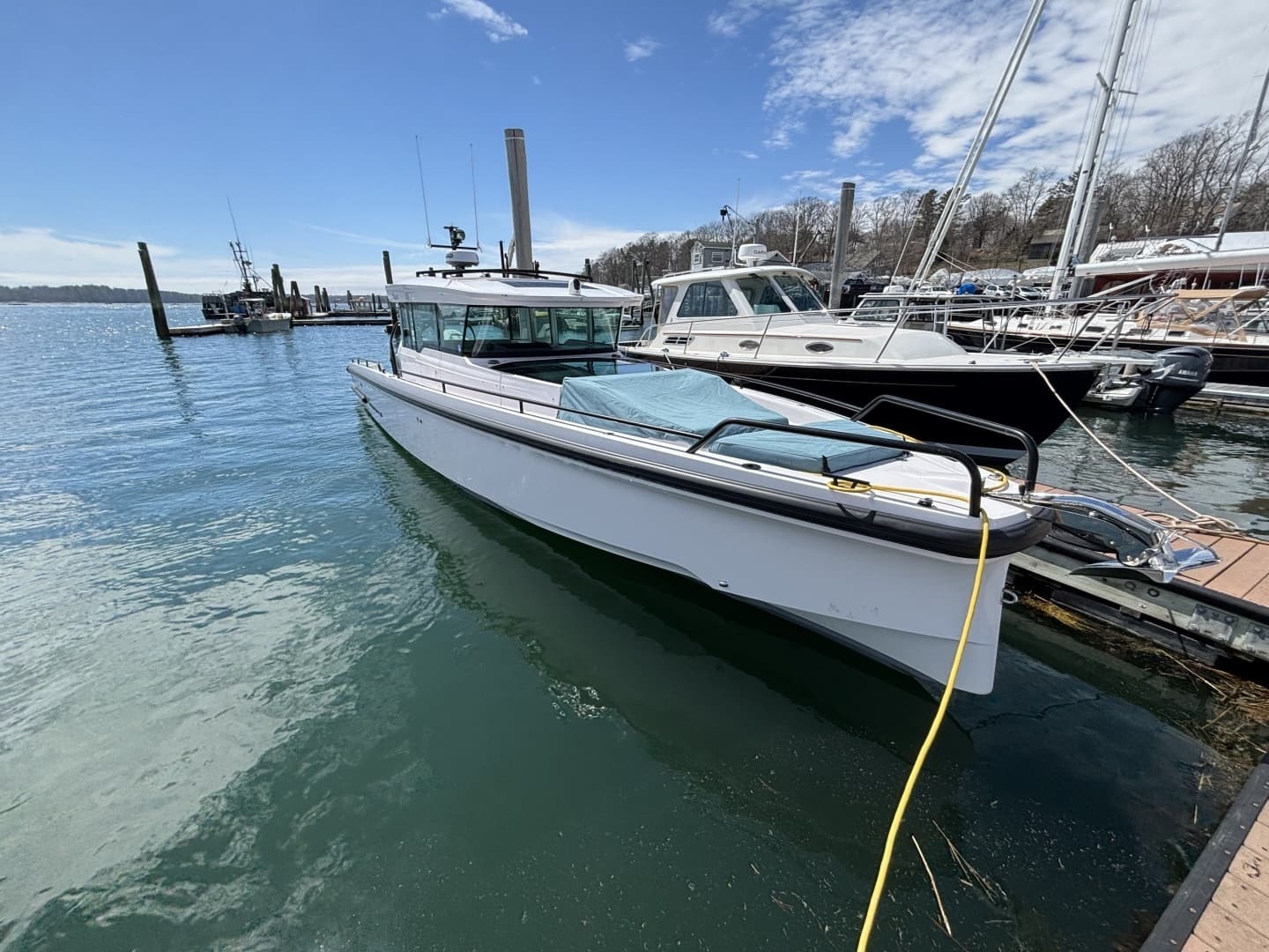 2023 Axopar 37XC Cross Cabin - Image 11