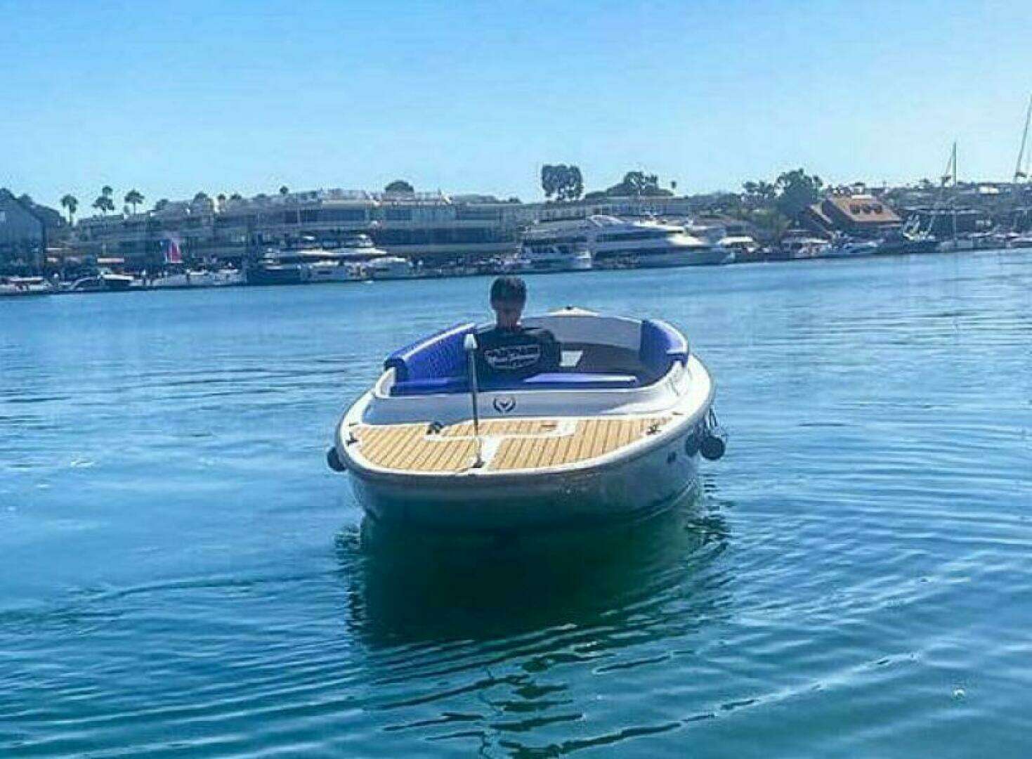 2023 Vision Fantail 217 - Image 3