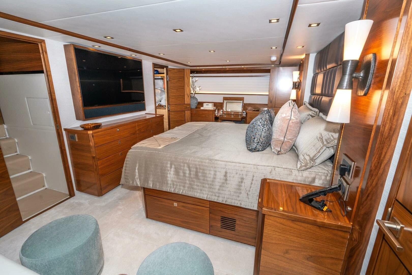 2025 Viking 90C - Image 35