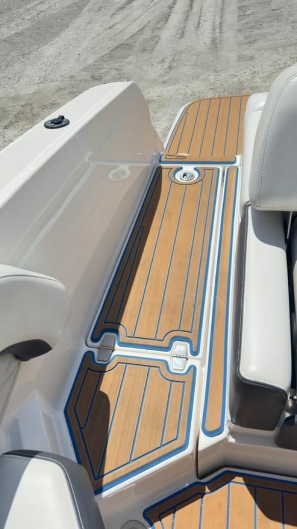 2018 Regal FasDeck - Image 9
