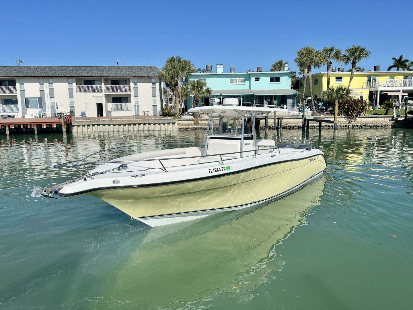 2005 Century 3200 Center Console - Image 9