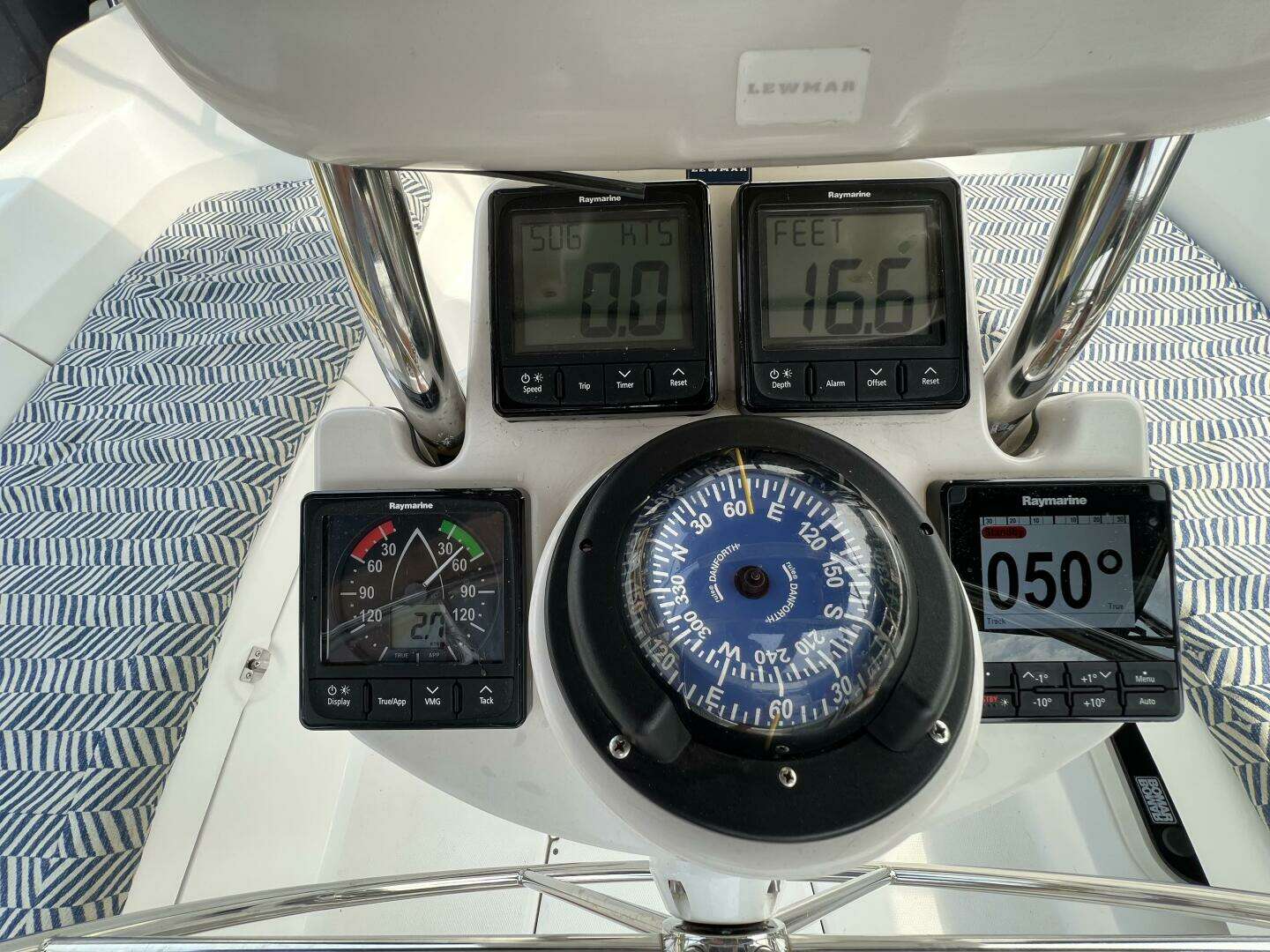 2004 Hunter 41 - Image 55