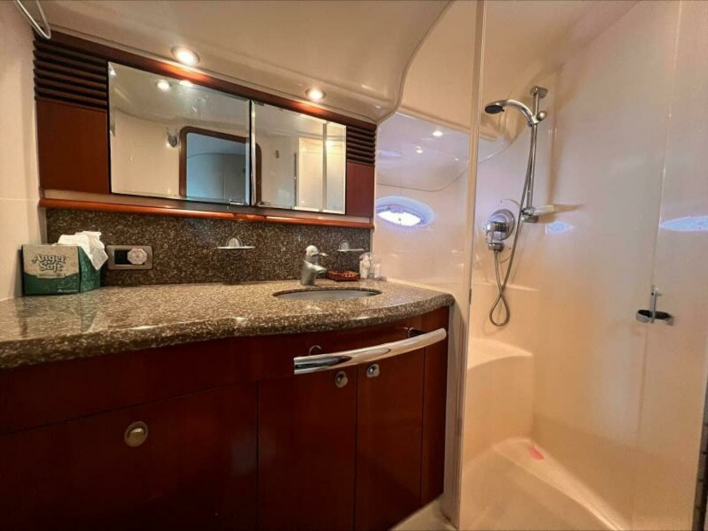 2005 Sea Ray 500 Sundancer - Image 34