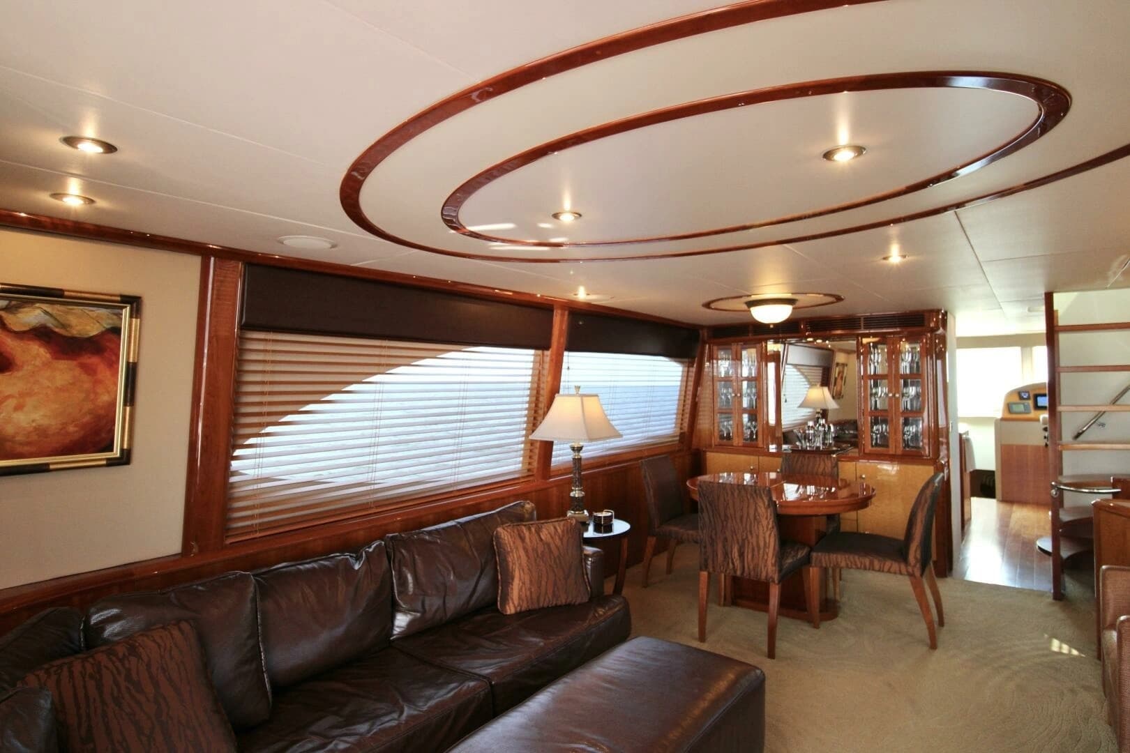 2007 Lazzara Yachts 74 Motor Yacht - Image 12