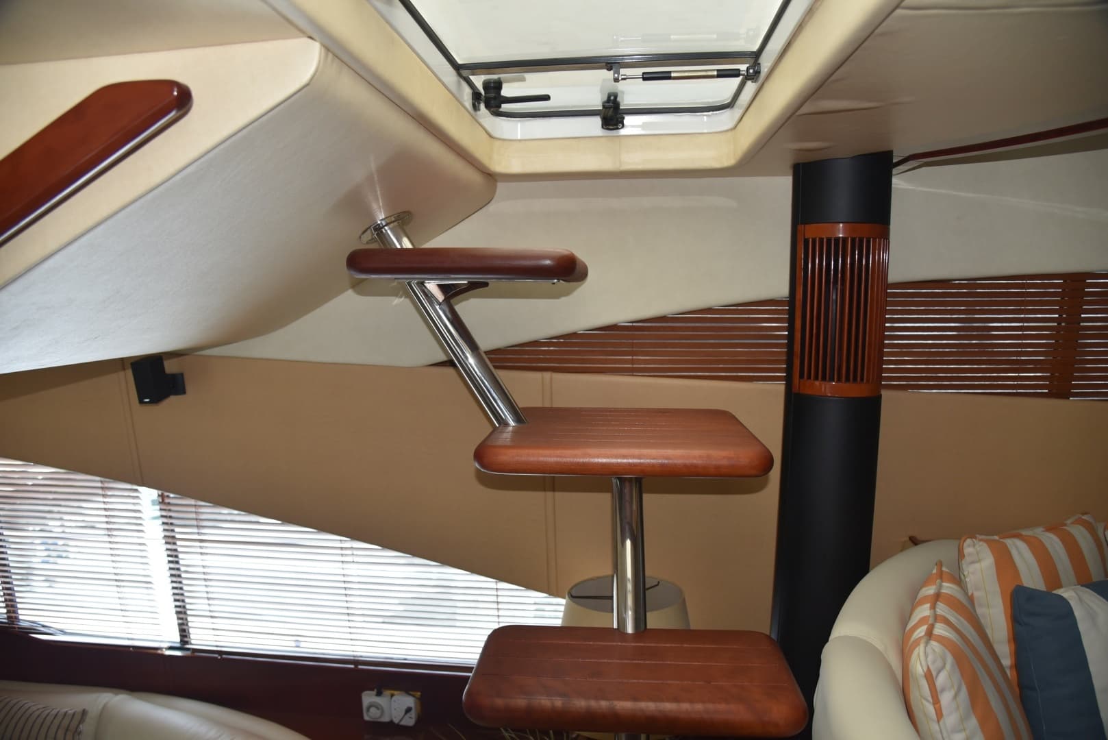2002 Fairline Squadron 58 - Image 32
