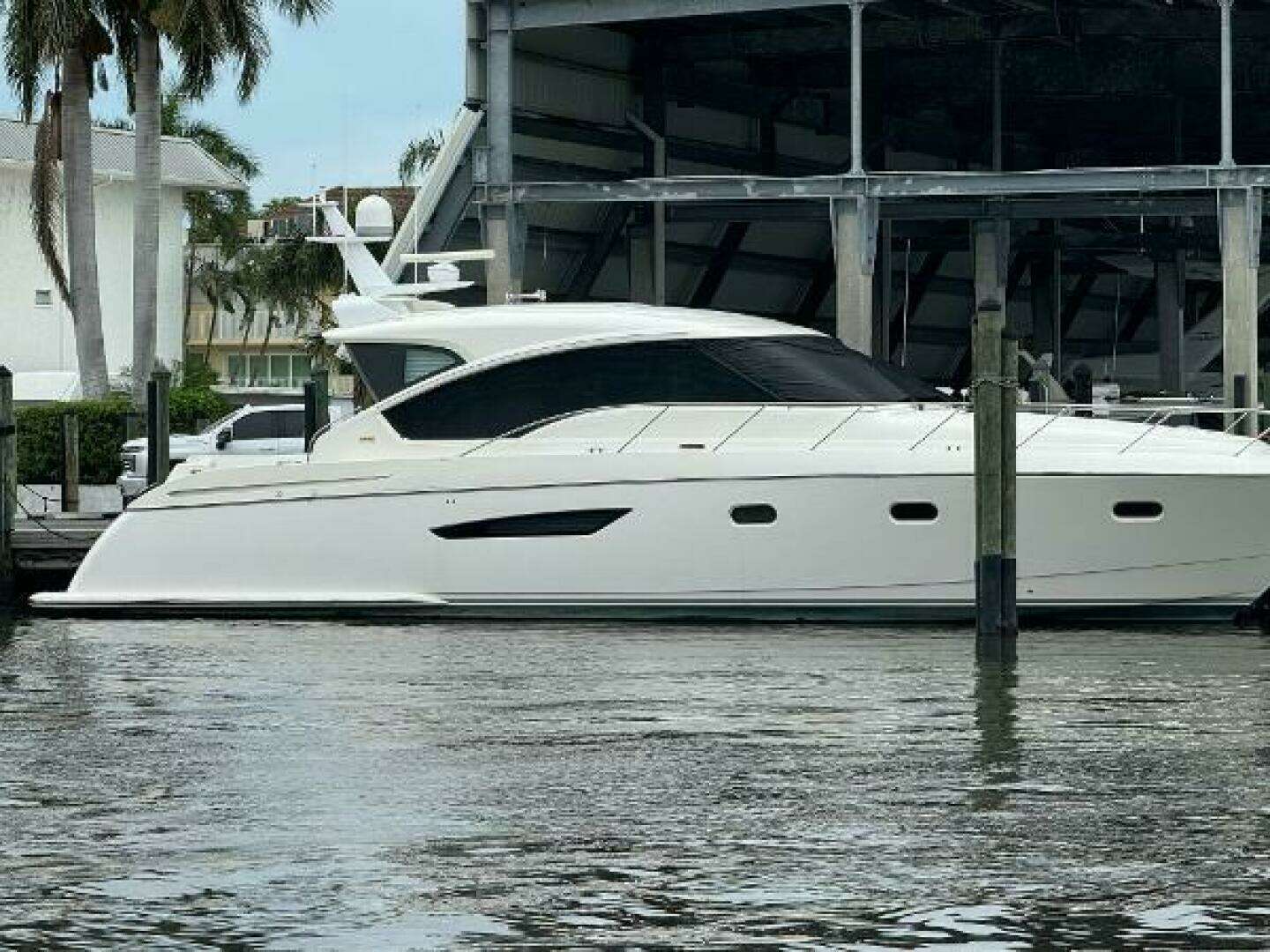 2010 Tiara Yachts 5800 Sovran - Image 6