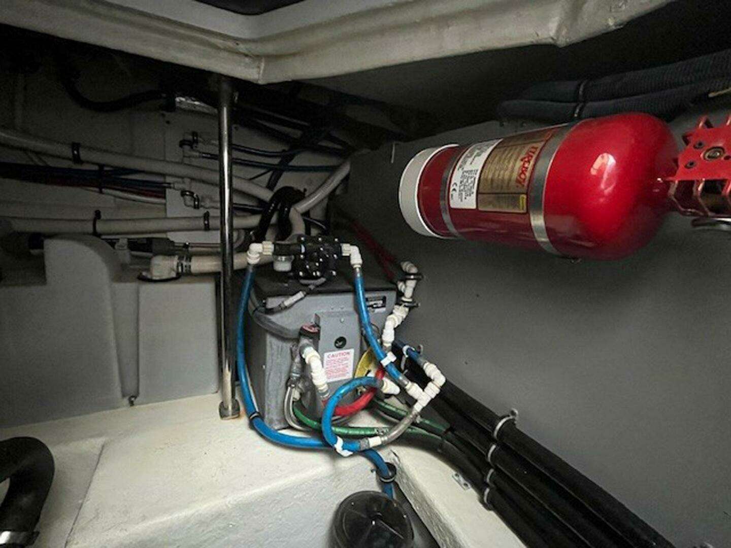 2018 Monterey 335 Sport Yacht - Image 26