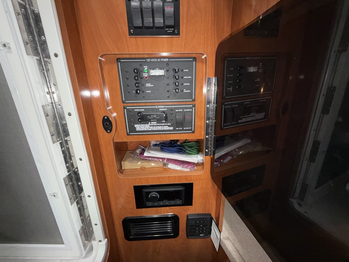 2005 Four Winns 268 Vista - Image 41