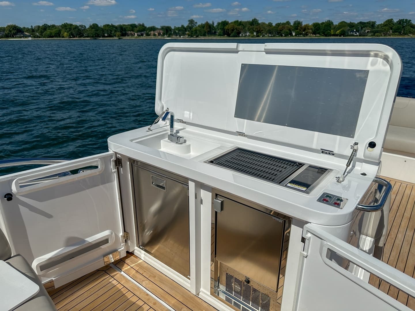 2024 Sunseeker 55 Manhattan - Image 29