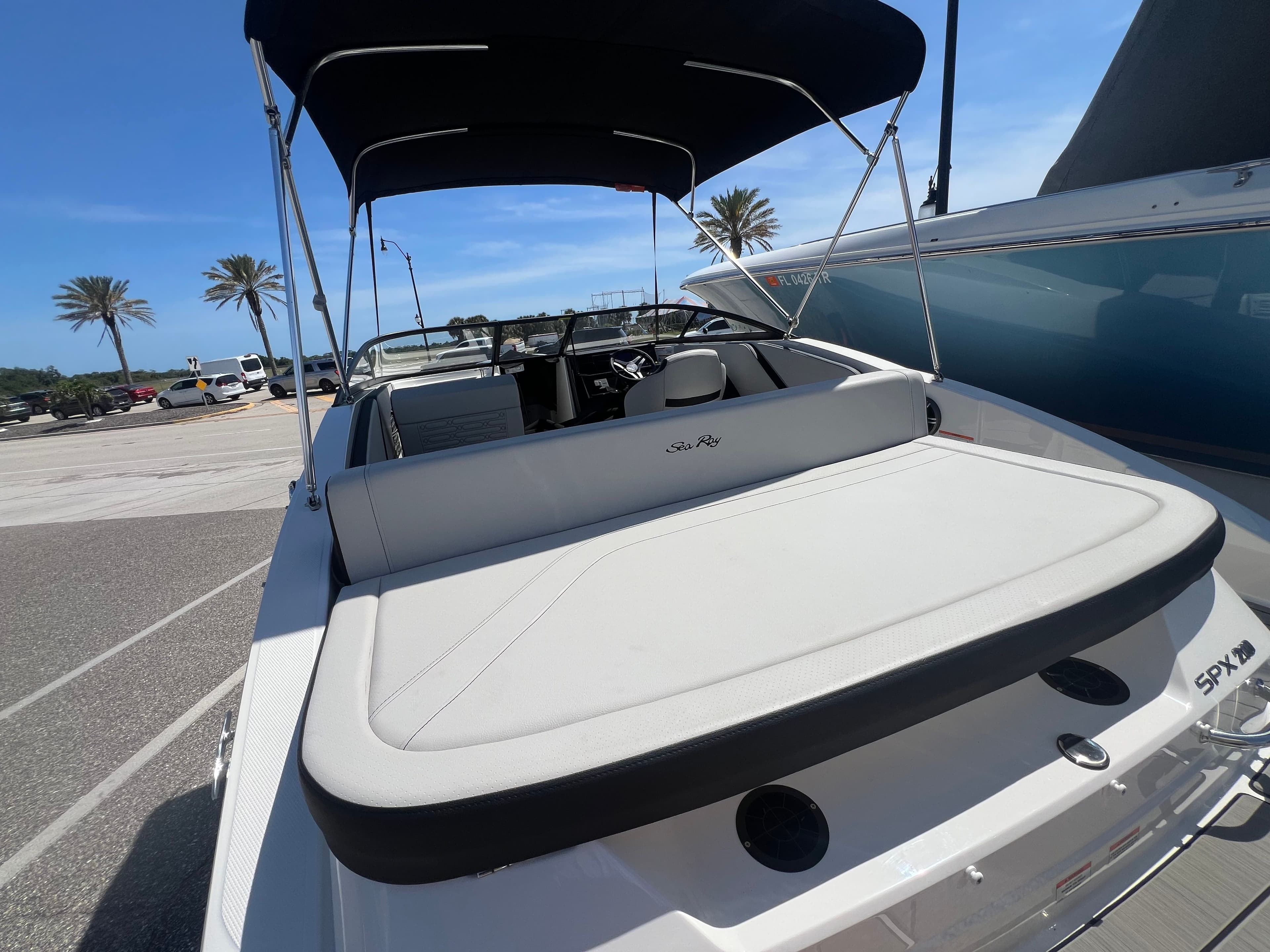 2026 Sea Ray SPX 210 Outboard - 8
