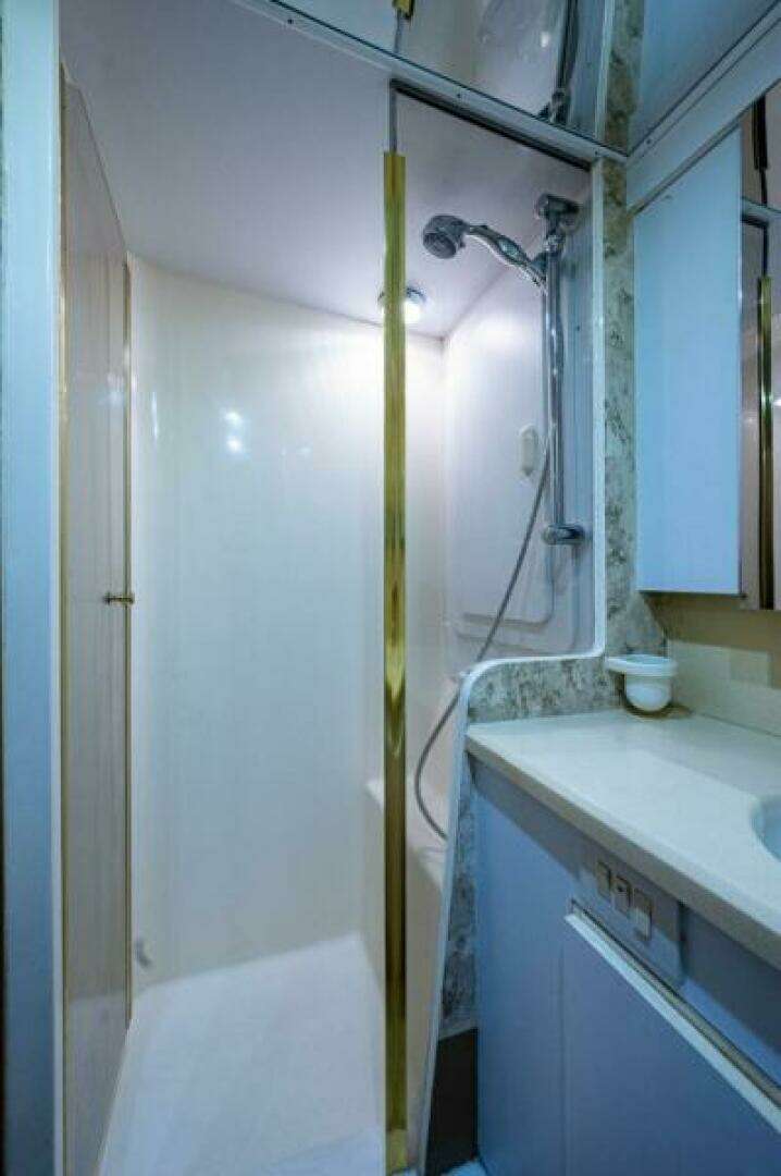1999 Ocean Yachts 60 Convertible - Image 55