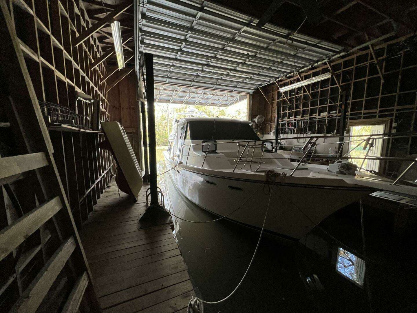 2000 Bayliner 4788 - Image 46