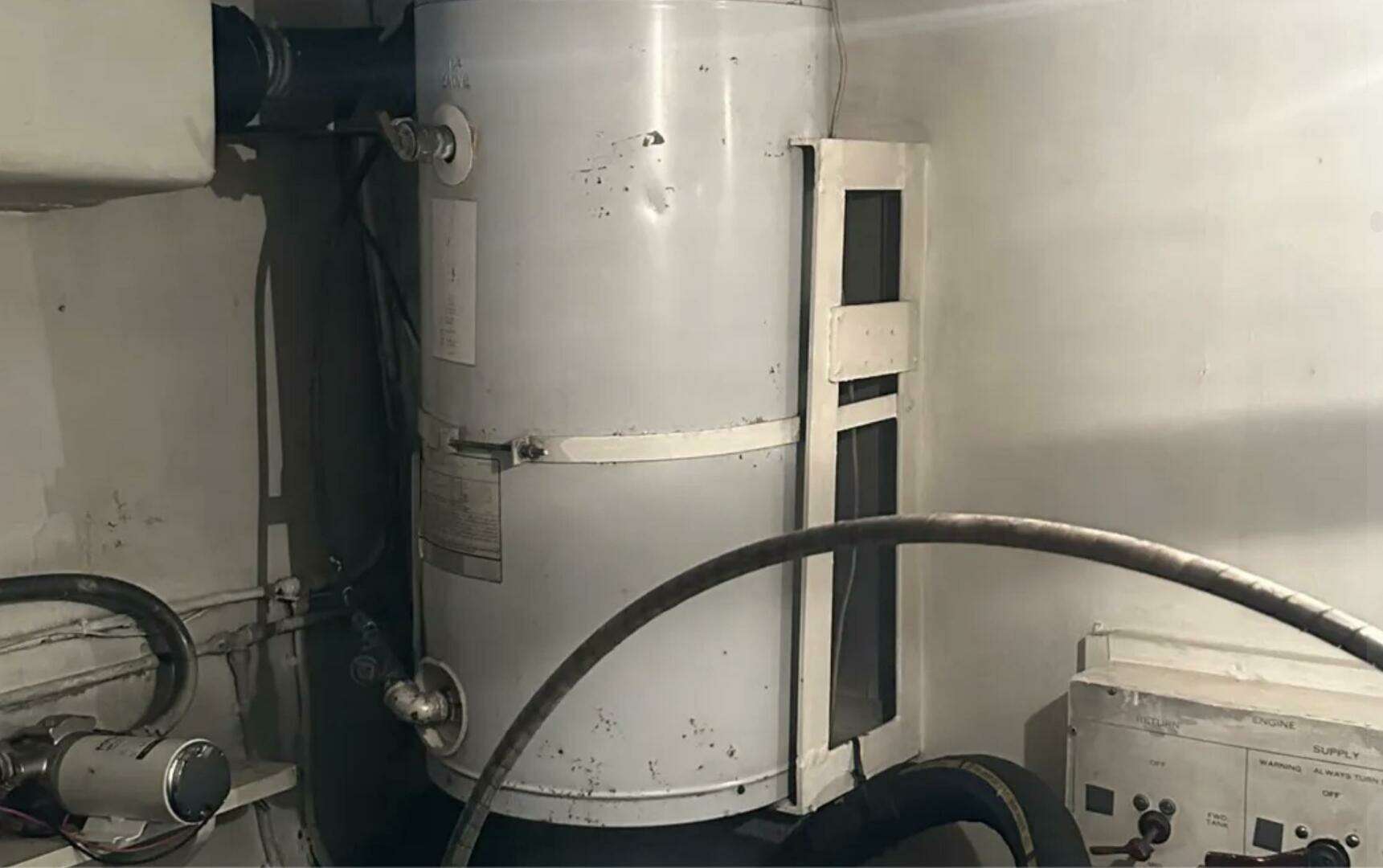 1974 Hatteras 58 Yachtfish - Image 37