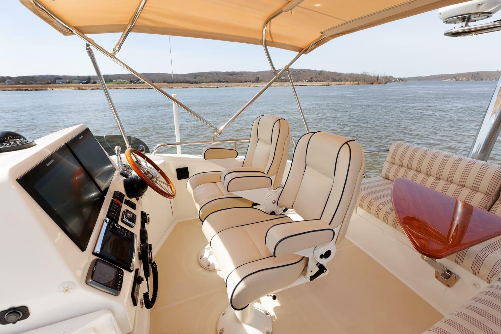 2016 Sabre 42 Fly Bridge Sedan - Image 5