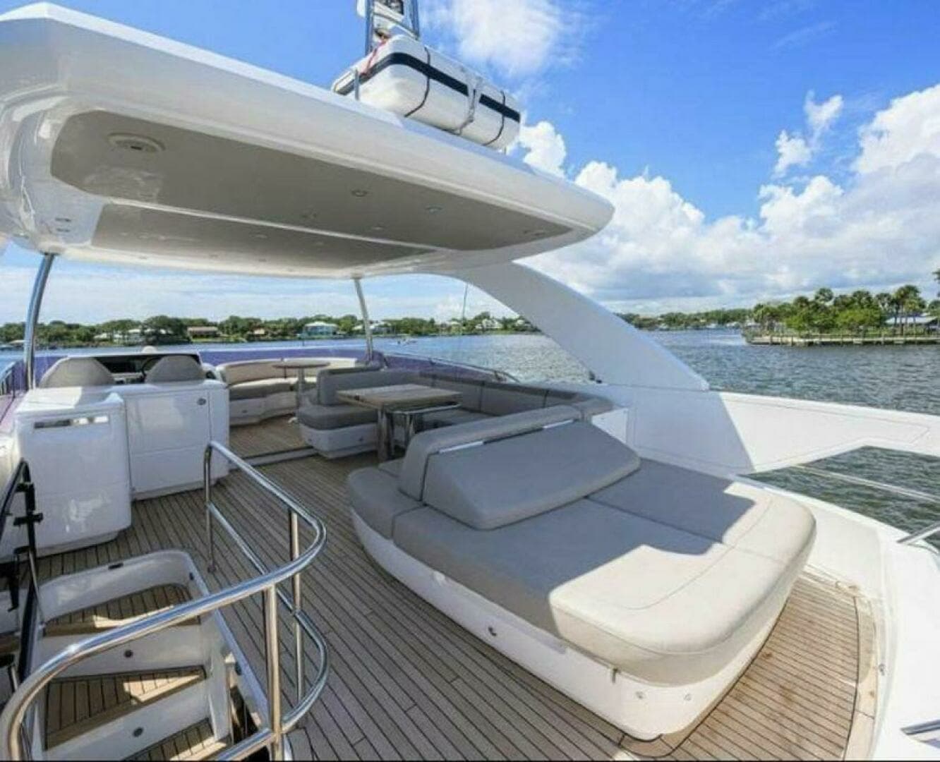 2019 Princess F62 - Image 4
