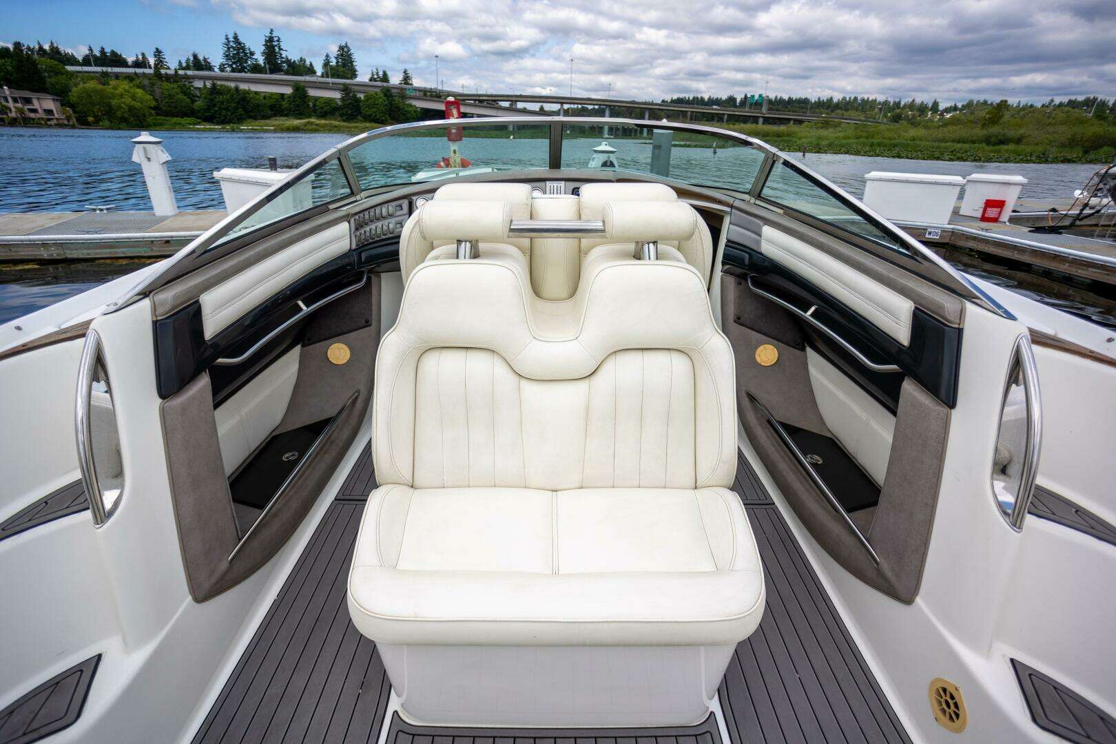 2005 Cobalt 343 - Image 9