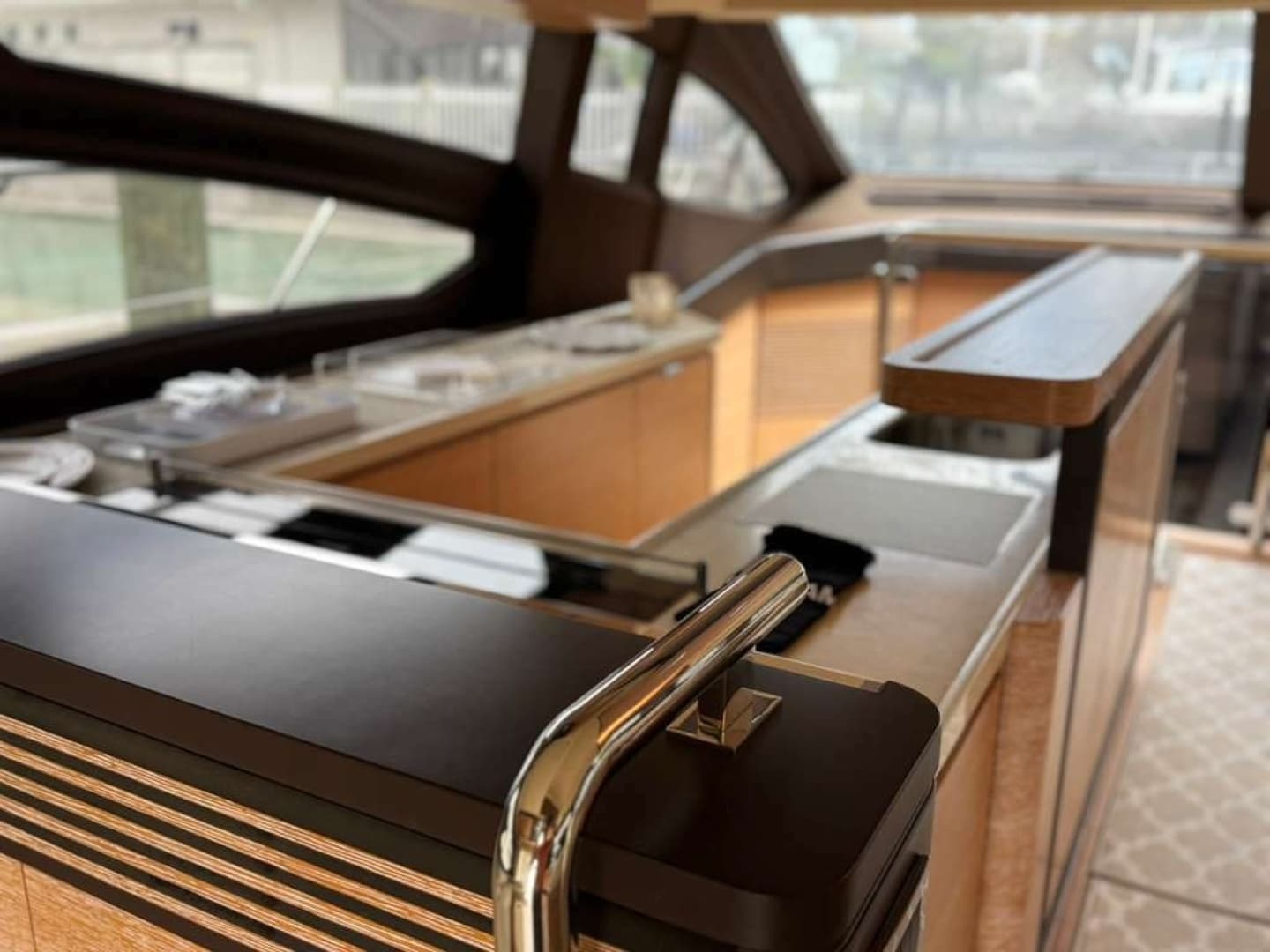 2014 Azimut 64 - Image 19