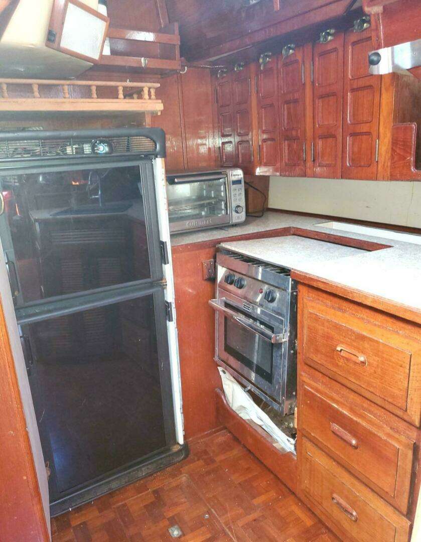 1982 Endeavour 43 CC - Image 15