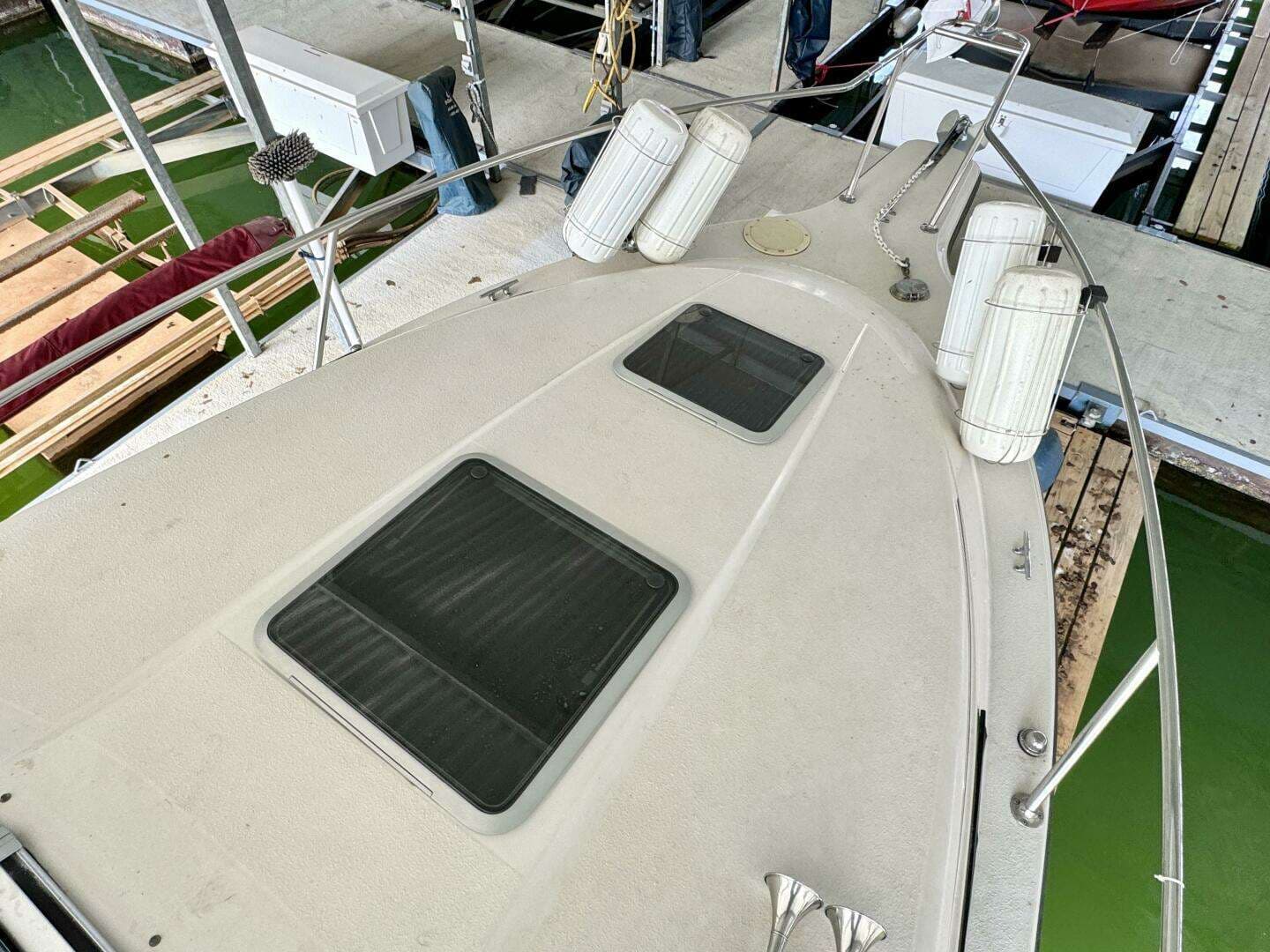 1994 Chaparral Signature 27 Cabin Cruiser - Image 28