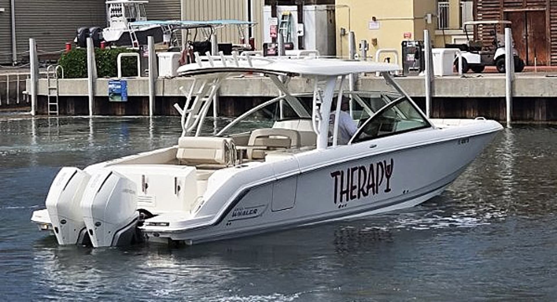 2022 Boston Whaler 320 Vantage - Image 14