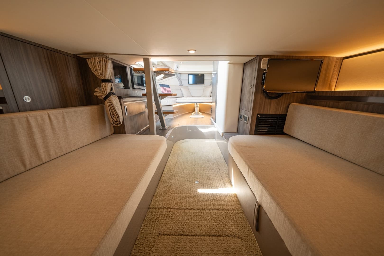 2021 Sea Ray 320 Sundancer - Image 35