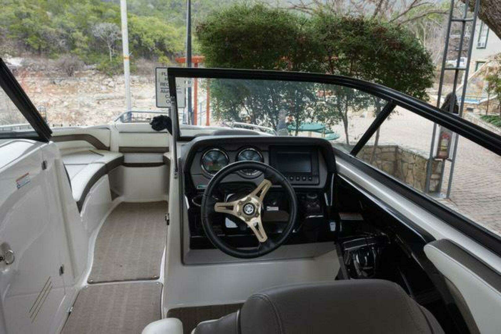 2016 Yamaha Boats 242 Limited E-Series - Image 45