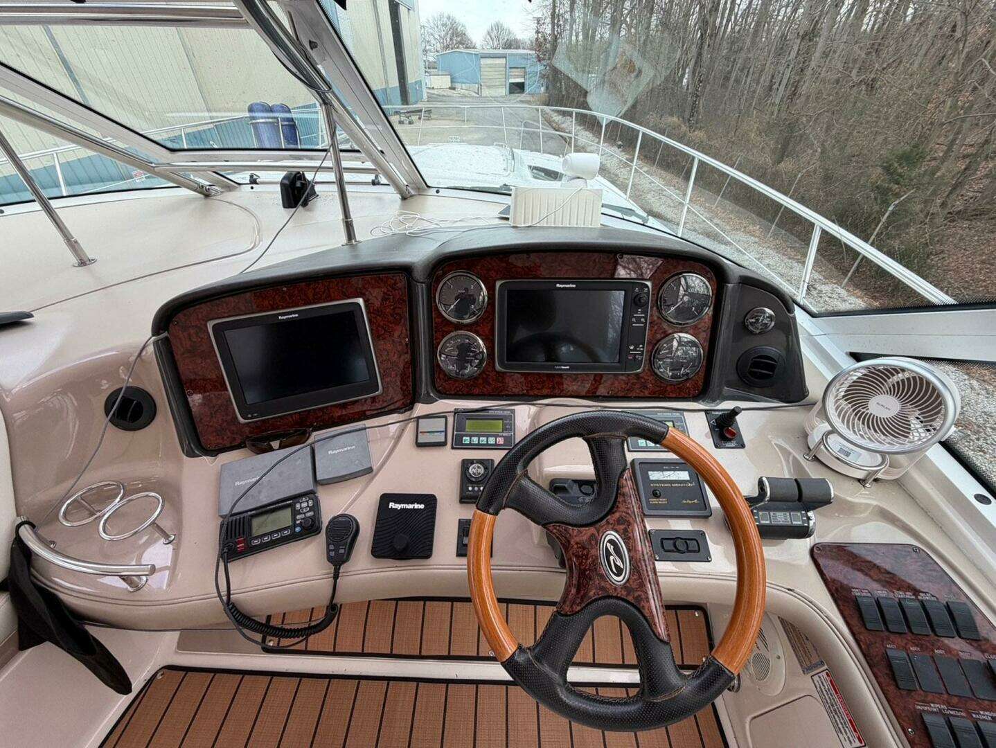 2004 Sea Ray 500 Sundancer - Image 17