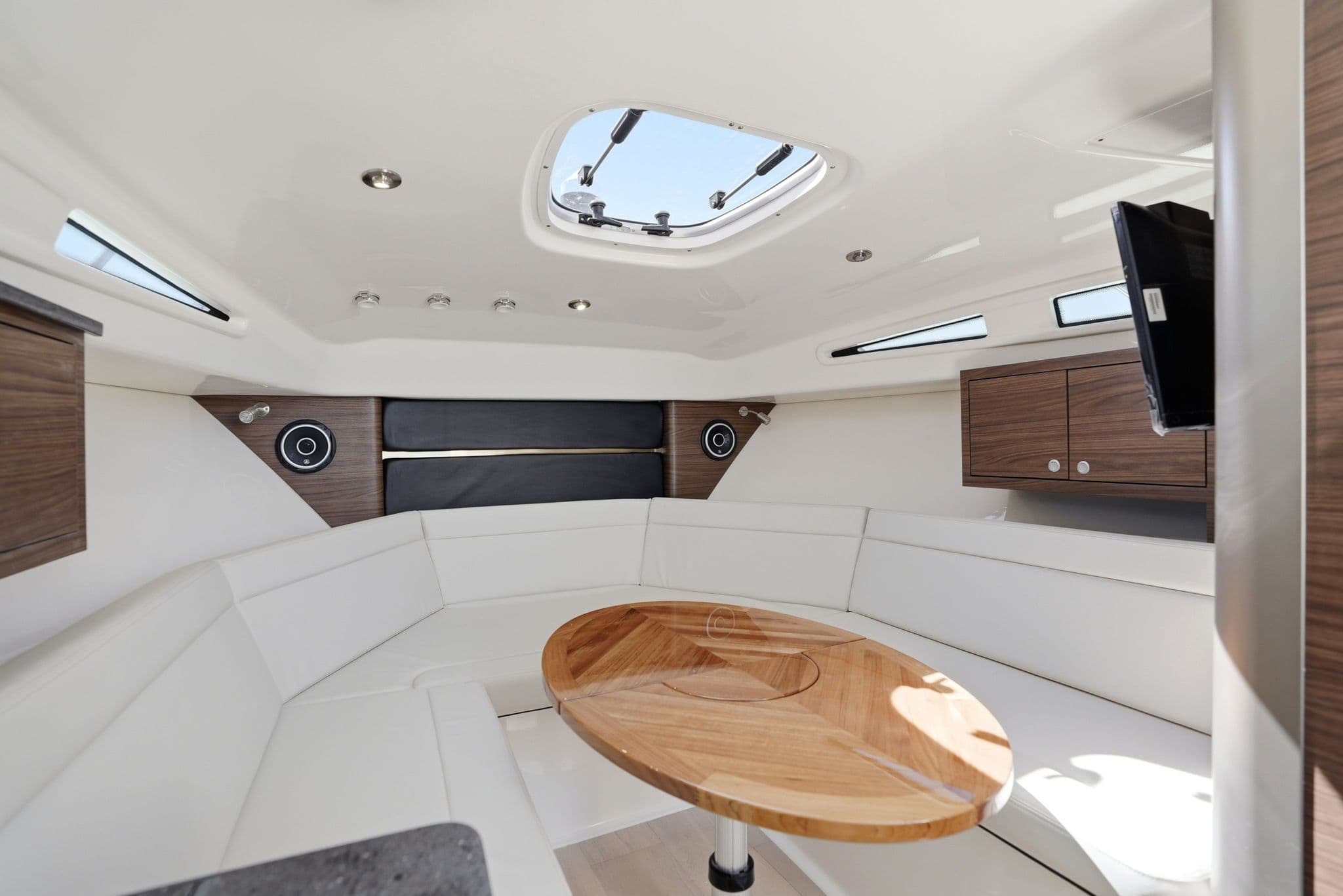 2026 Boston Whaler 325 Conquest - 30