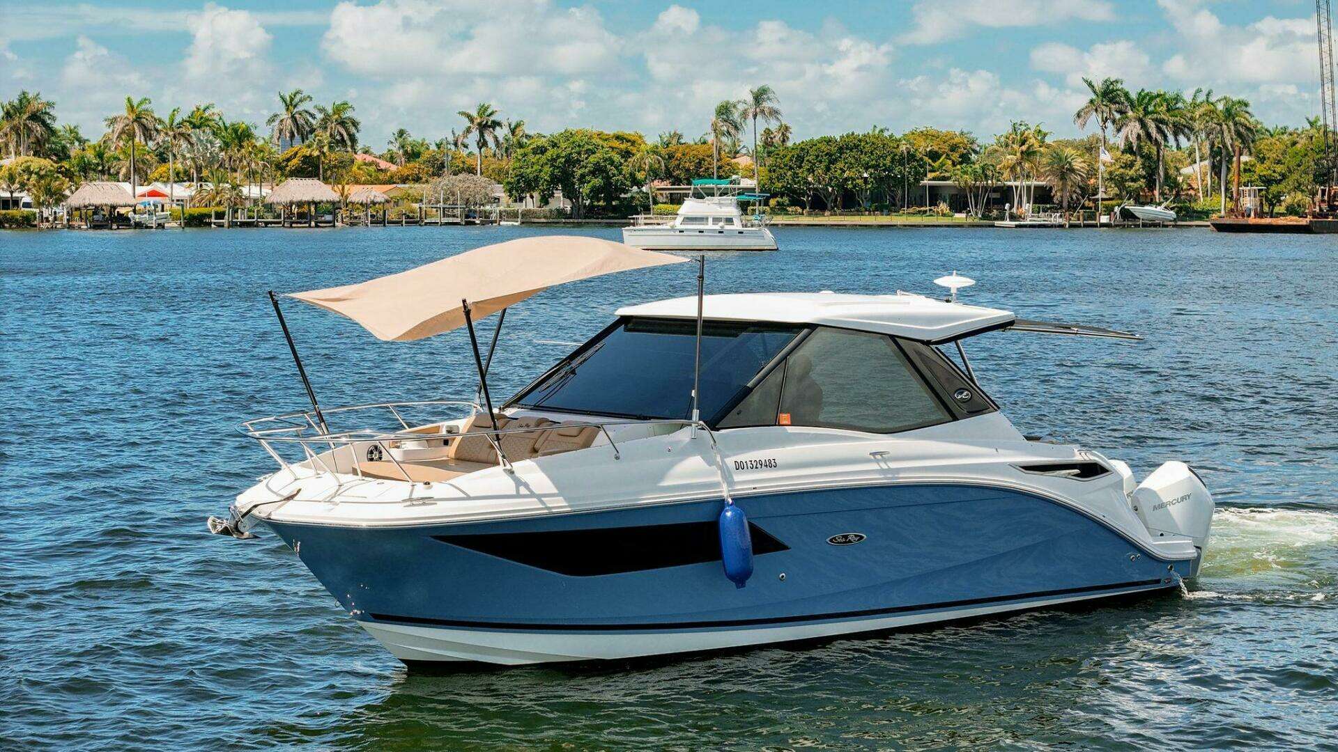 2022 Sea Ray 320 Sundancer OB - Image 2
