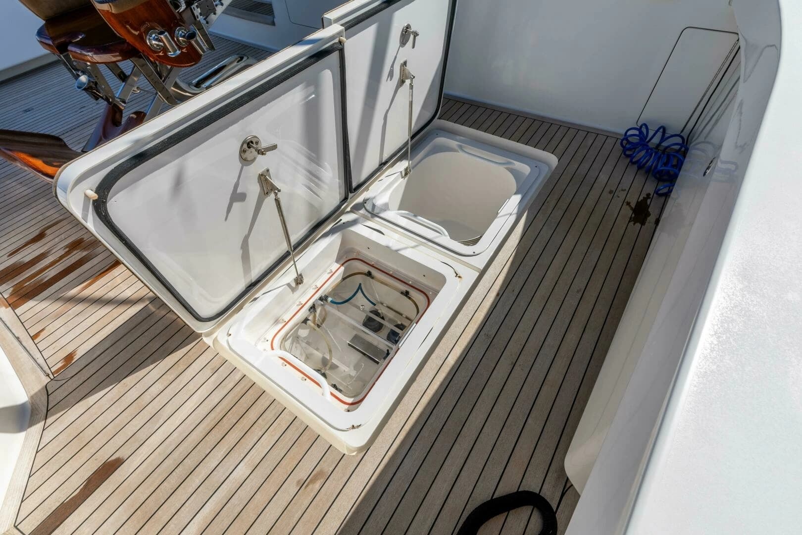 2013 Viking 76 Convertible - Image 69