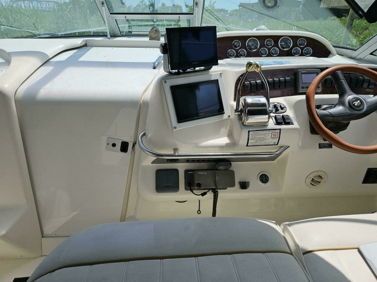 1999 Sea Ray — - Image 10