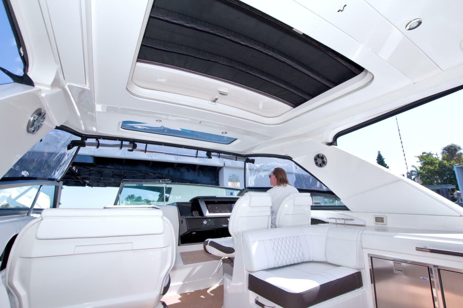 2021 Sea Ray SLX 400 Outboard - Image 27